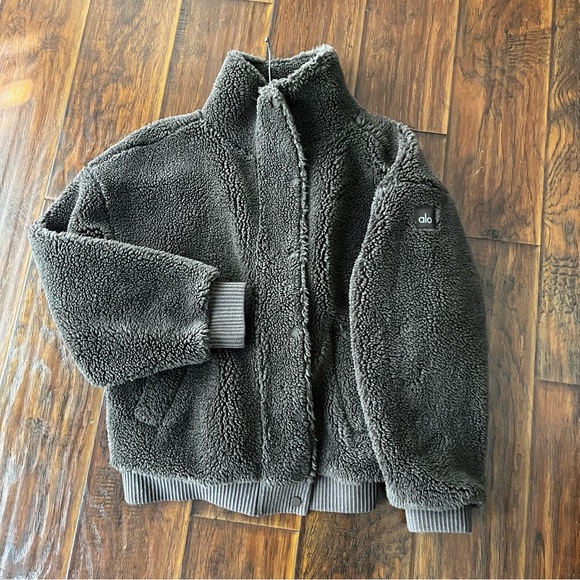 Alo Yoga Sherpa Jacket, Hot Cocoa - Picture 1 of 5